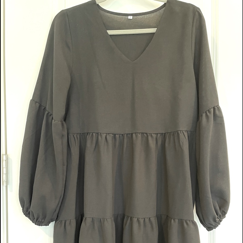 Cute boho black ruffled dress!